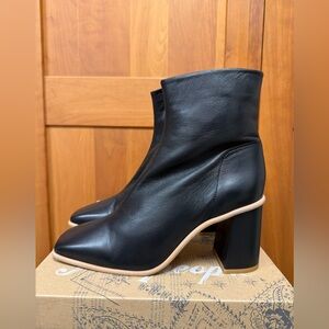 Free People NEW $198 Sienna Ankle Boot size 8.5
GORGEOUS!